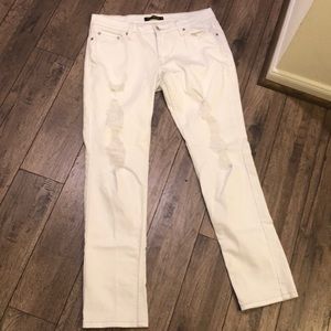Levi’s white jeans